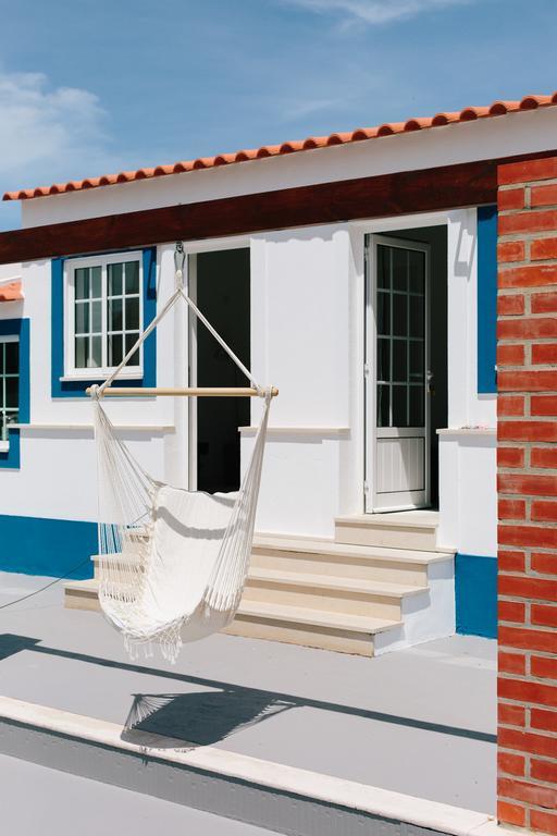 Zulla Nazaré's Surf Village Exteriör bild